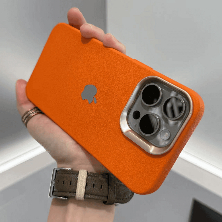 Case / Capinha Iphone Soft Couro (13 ao 15 Pro Max)
